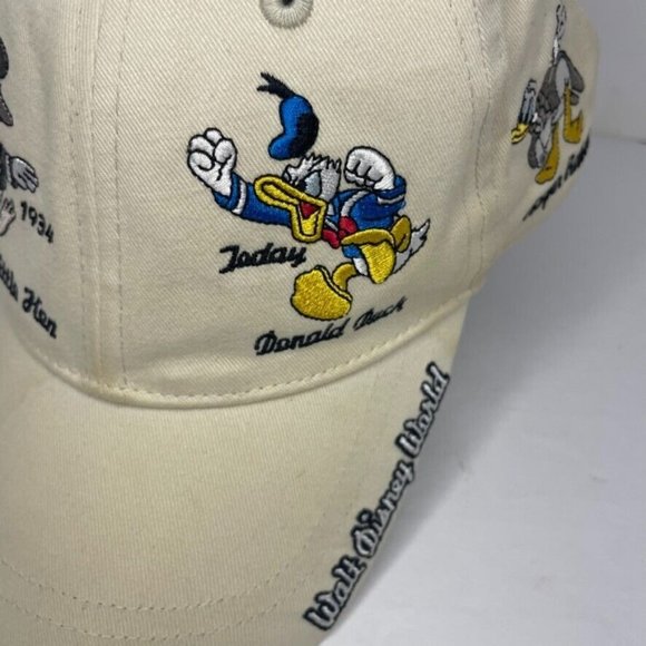 Walt‎ Disney World Donald Ducks Adult Baseball Cap Vintage 1938-Present - Picture 5 of 16